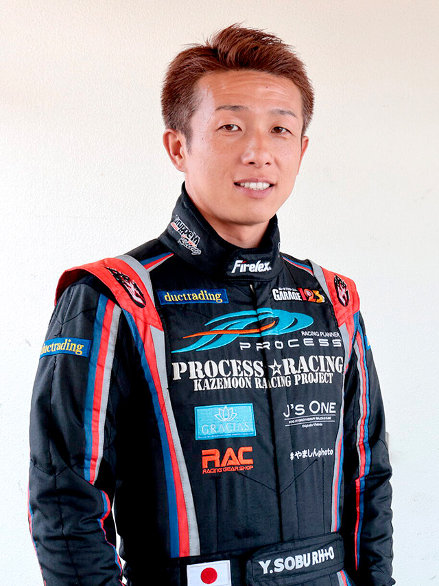 レーシングドライバー井口卓人選手